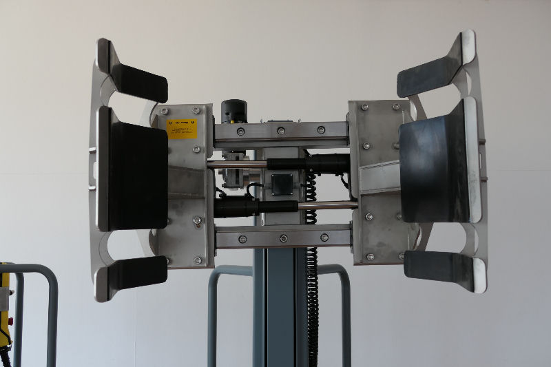 Gripper of mobile ezzLIFTmaster lifting aid