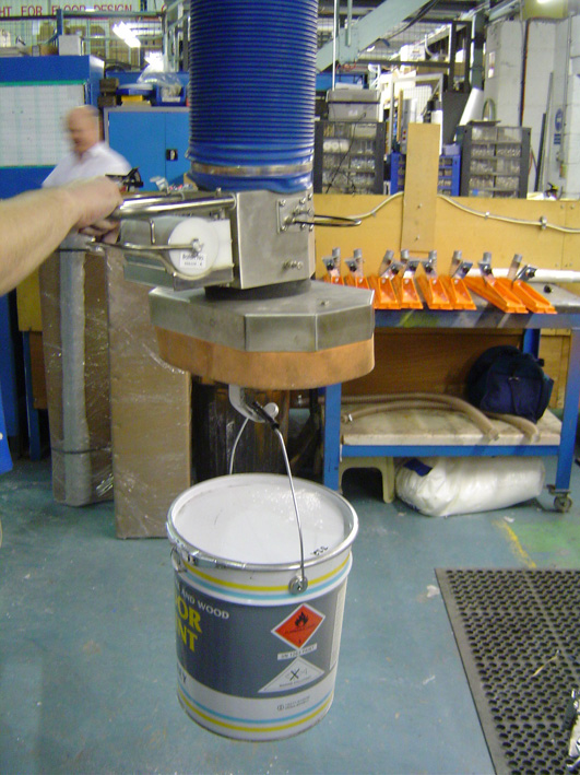 Fasshandling und Eimerhandling kontrolliert bewegen